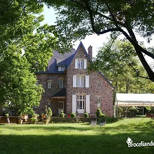 Bed & Breakfast La Maison Rouge Broceliande Frankrijk
